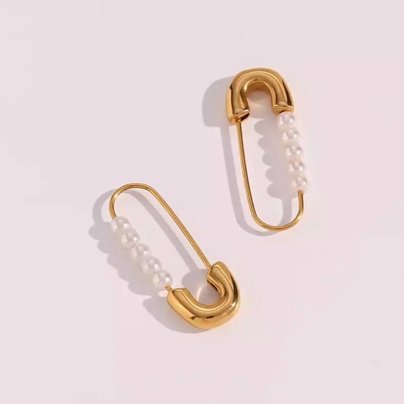 NEW 18K GOLD PEARL DAINTY STUD EARRINGS, NICE EARRINGS, CUTE EARRINGS - Picture 6 of 7